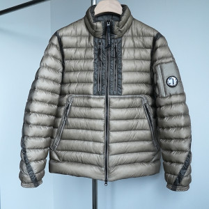 CP Company 7D 소재 립칼라 다운재킷