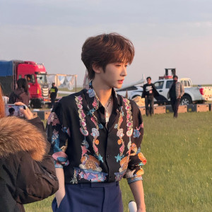 블랙 플라워 패턴 셔츠